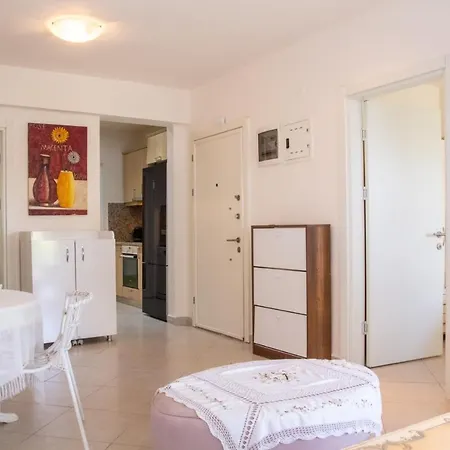 Apartamento Comfortable Flat W Pool And Garden In Aydin