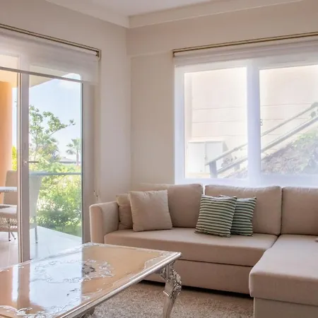 Comfortable Flat W Pool And Garden In Aydin 아파트 *